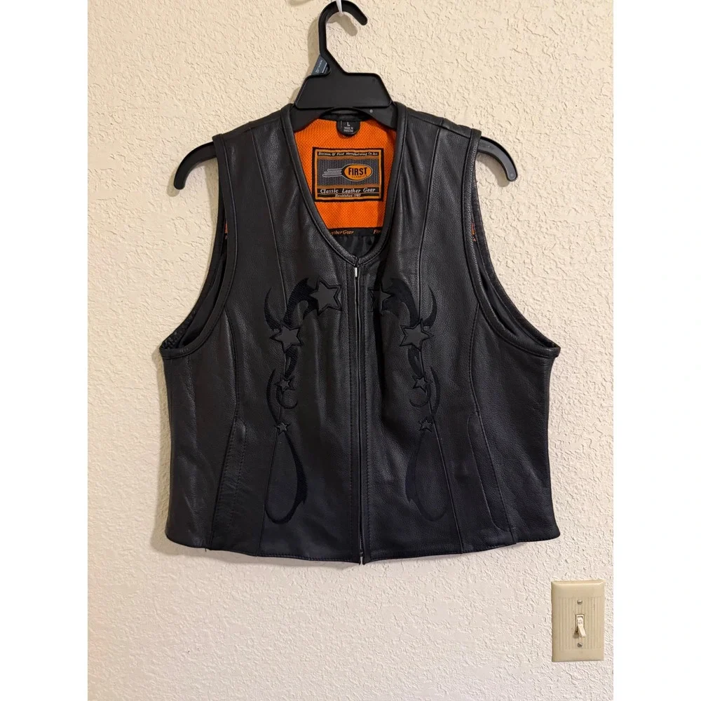 First Classics Black‎ Leather Motorcycle Vest Star Tribal Embroidery L 580 Mens